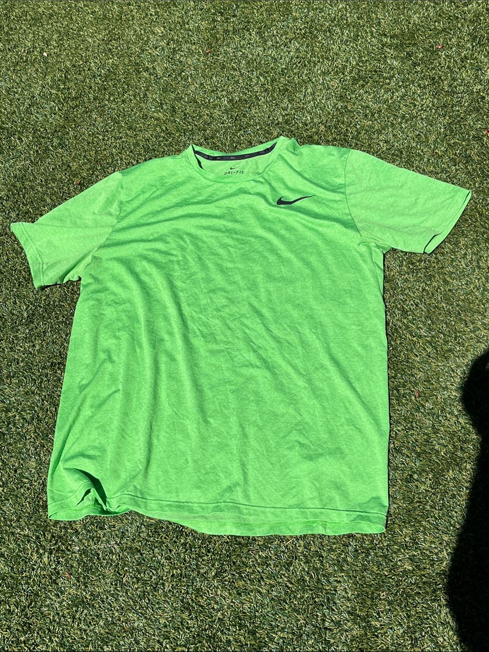 Nike Men’s Green Short Sleeve Athletic Tee large